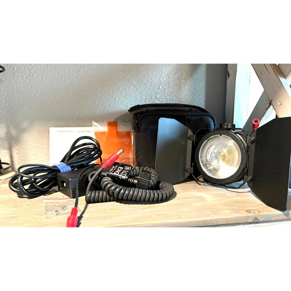 LitePanels Sola ENG 3" Daylight LED lamp w/barndoors entire kit WORKS